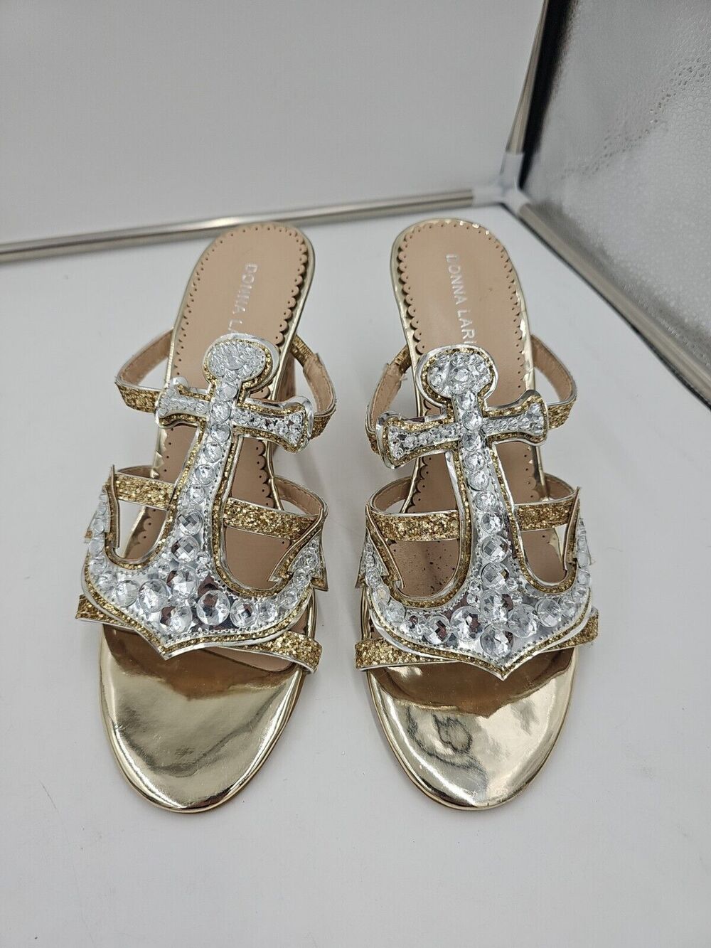 NWOB Donna Laria Anchor 4" Wedge Heel Open Toe Sandals Size 11